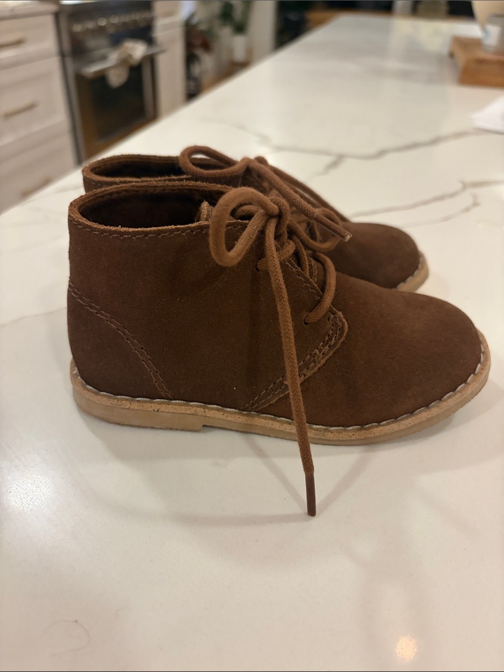 L’amore brown suede boys boots